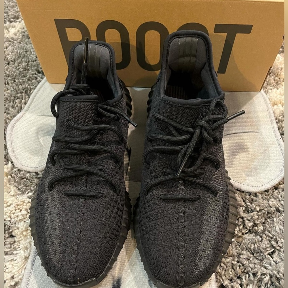 Yeezy Boost 350 V2 ‘ONYX’